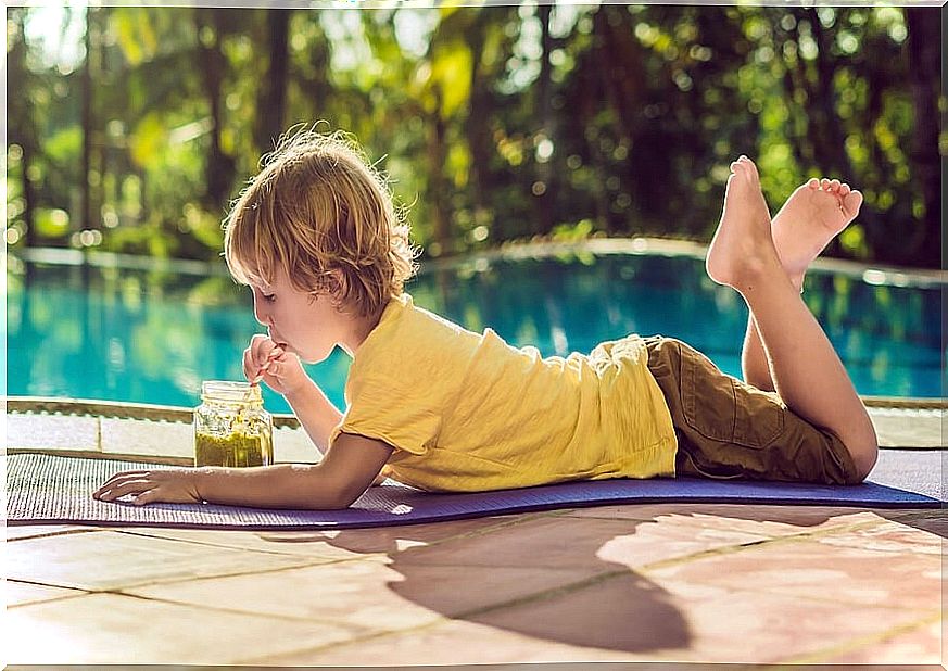 Heat stroke in children can be prevented with care such as hydration.