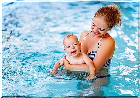 Midwifery features water activities for babies and parents.