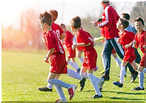 Sports activities are great so that the effects of the change of school on children are not so abrupt.