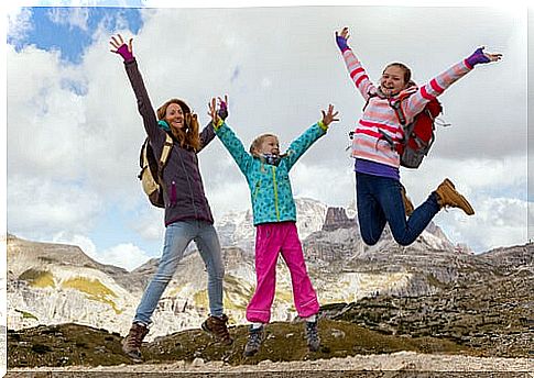 How to prepare a mountain route with children?
